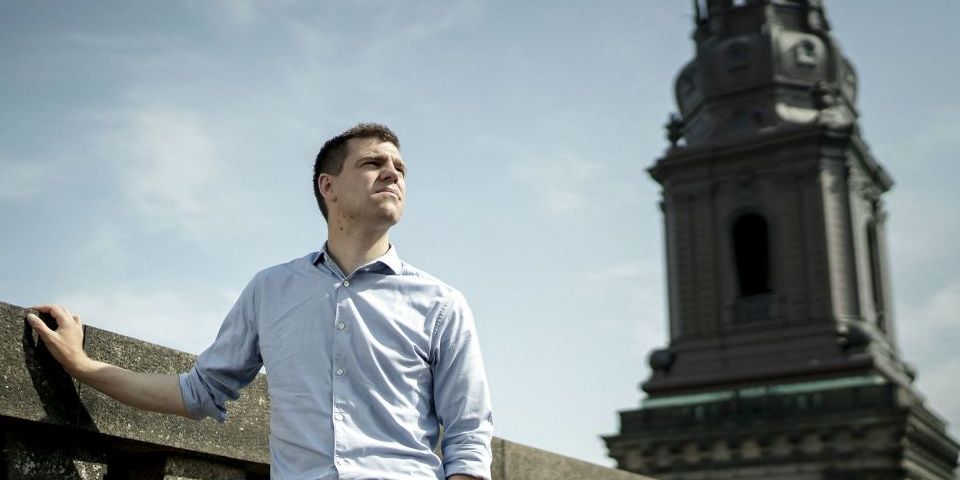 Morten Dahlin (V) vil bruge sin plads i Folketinget til at arbejde for at få lavet reglerne om: "Det er helt tosset, at man ikke kan frasige sig sit vederlag."