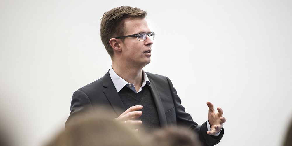 Socialdemokratiets finansordfører Benny Engelbrecht mener det vil være dumt at starte forhandlinger om udligning på det samme grundlag, som til de skibbrudne forhandlinger i foråret. (