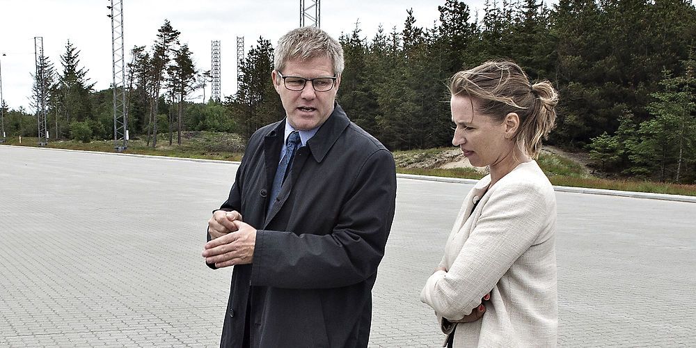 (ARKIV) Hjørring Borgmester Arne Boelt (S) vil have 100 procents statslig refusion for borgere, der får forlænget en førtidspension på grund af den stadigt stigende folkepensionsalder. Her er Arne Boelt med sin partifække Mette Frederiksen (S), der højst sandsynligt kommer til at sidde i spidsen for den regering, der skal beslutte, om den vil opfylde hans ønske. (
