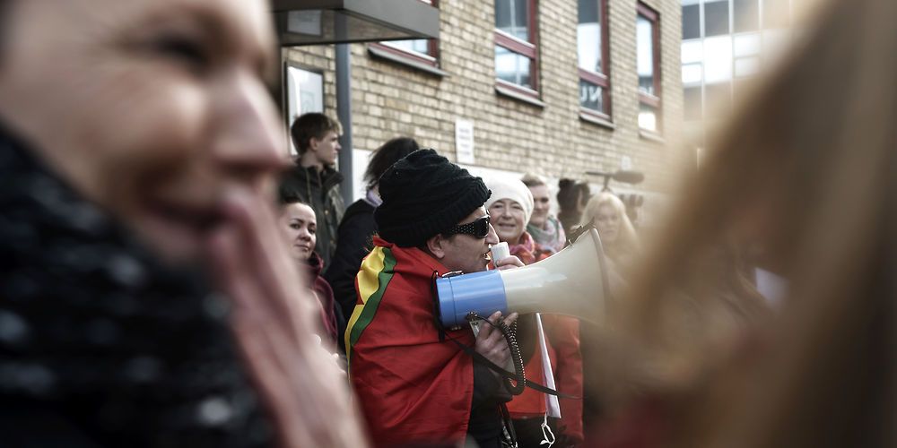 (ARKIV) Kontanthjælpsmodtagere har flere gange demonstreret for bedre forhold. Her er det ved jobcentret på Lærkevej i København. (