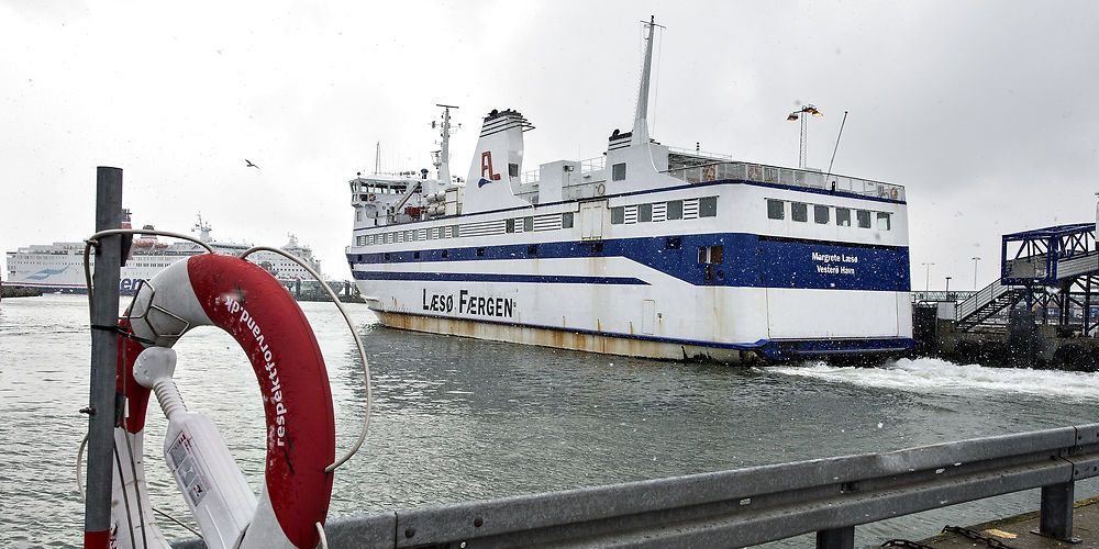 Færgen til Læsø blev ladet med 10 millioner redningskroner, som betyder at Dansk Folkepartis eneste borgmester undgår at blive sat under administration af Økonomi- og Indenrigsministeriet. (