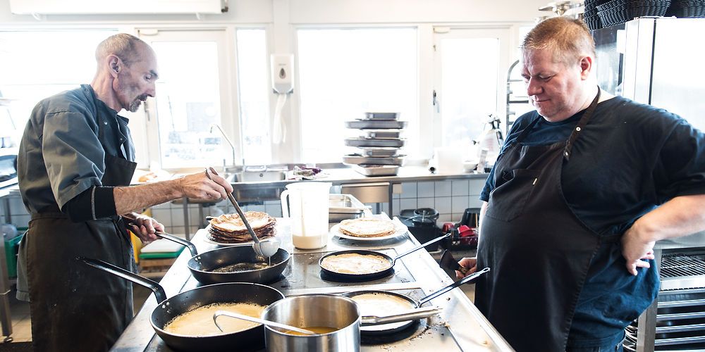 Antallet af ufaglærte med dansk baggrund, der er på langvarig forsørgelse er steget, samtidig med at gruppen er blevet meget mindre. (Arkiv