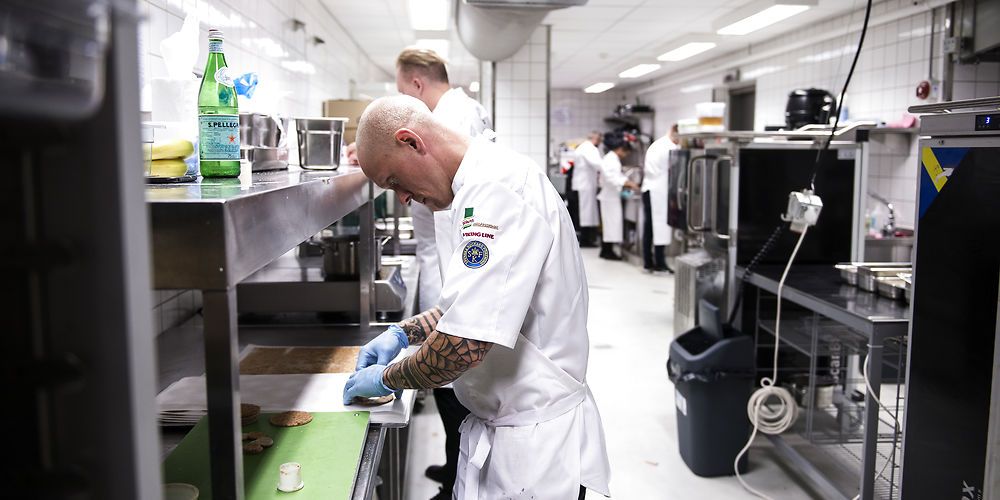 Restauranter og hoteller er ifølge HORESTA udsat for unfair konkurrence, når store offentlige og selvejende kultur- og idrætsinstitutioner tilbyder at holde eks. konfirmationer i deres lokaler, som har fået offentligt tilskud. (