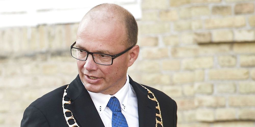 (ARKIV) Borgmester Jørn Pedersen (V) udskyder skatteforhøjelse i solidaritet med andre kommuner. (