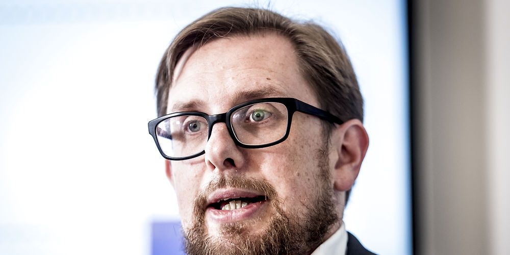 Økonomi- og indenrigsminister Simon Emil Ammitzbøll-Bille (LA) afviser enhver kritik af manglende åbenhed om en ændring af den kommunale udligning, som har flyttet 700 millioner kroner til 13 storbykommuner. (