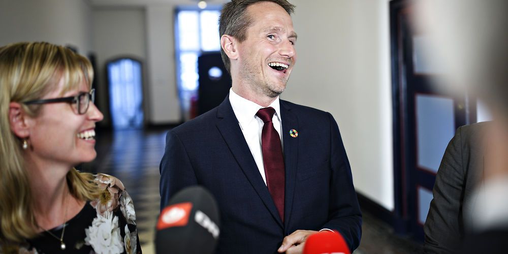 Finansminister Kristian Jensen (V) og formand for Danske Regioner Stephanie Lose (V), var i strålende humør efter regionerne havde fået en vækst på omkring en procent i  ugiftsrammen. (