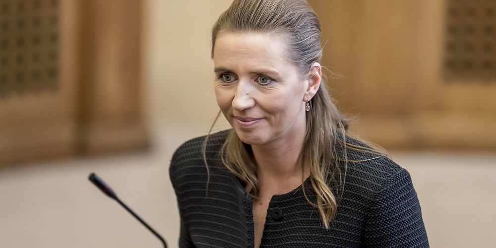 Mette Frederiksen (S) foreslår en permanent treparts-institution mellem regering, fagbevægelse og arbejdsgiverorganisationer. (