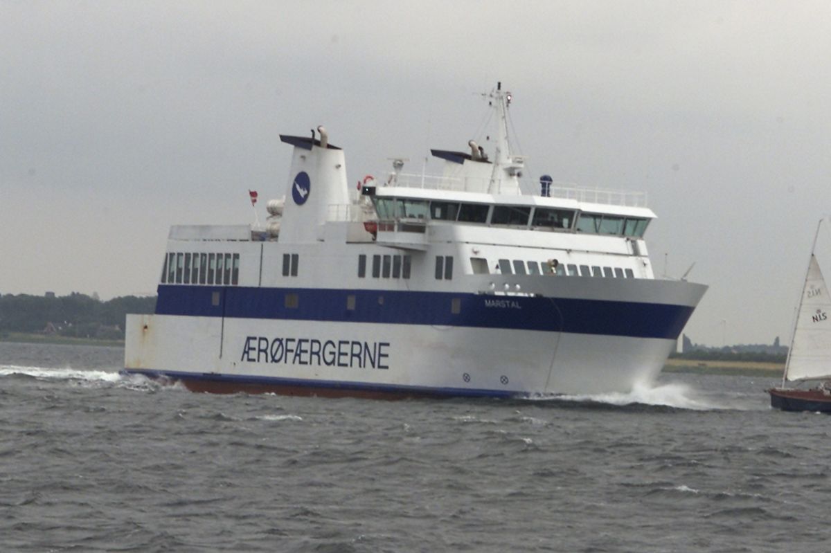Ordningen med tilskud til færgebilletter understøtter vækst og udvikling på øerne, konkluderer økonomi- og indenrigsminister Simon Emil Ammitzbøll-Bille (LA). (Arkivfoto). - 