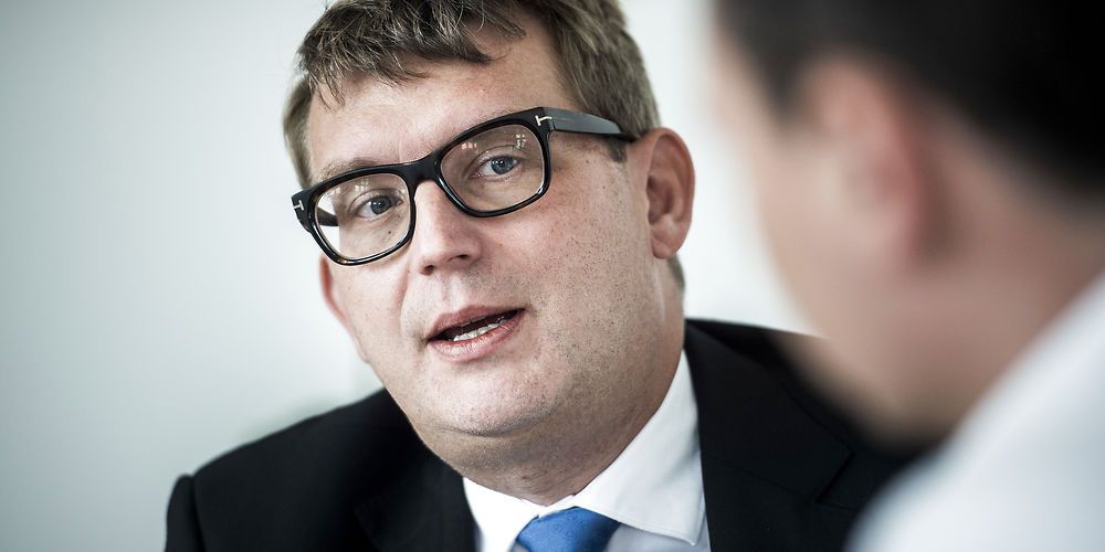(ARKIV) Beskæftigelsesminister Troels Lund Poulsen (V) glæder sig over, at kontanthjælpsmodtagerne ikke fortsætter på en anden overførselsydelse, men den sammenligning ministeriet har stillet op, holder ikke. (