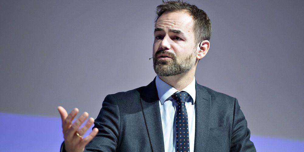 Kommunerne skruer bissen på over for bankerne og vil undersøge de juridiske muligheder for at bryde med banker, der ikke opfører sig ordenligt. Sådan lyder budskabet fra KL-formand Jacob Bundsgaard (S). - 