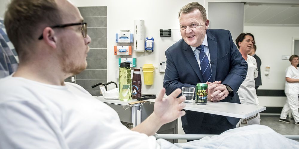 Statsminister Lars Løkke Rasmussen flytter primært magten over sygehusene til staten, hvis han får gennemført nedlæggelsen af regionene.