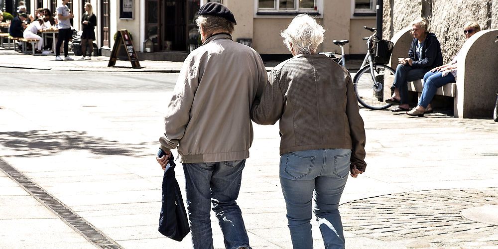 (ARKIV) Færre aldre forlader arbejdsmarkedet på grund af sygdom,. (
