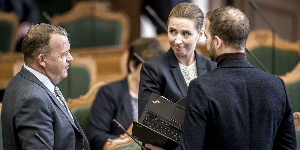 Lars Løkke Rasmussen (V) og Mette Frederiksen (S) har begge alvorlige problemer med at få enighed i deres mulige parlamentariske grundlag for den økonomiske politik. (