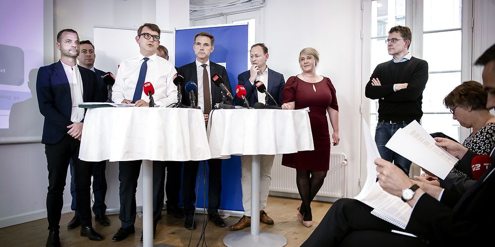 (Arkiv) Forligspartierne bag seniorpensionen: Regeringen (V, LA og K), Det Radikale Venstre og Dansk Folkeparti.(
