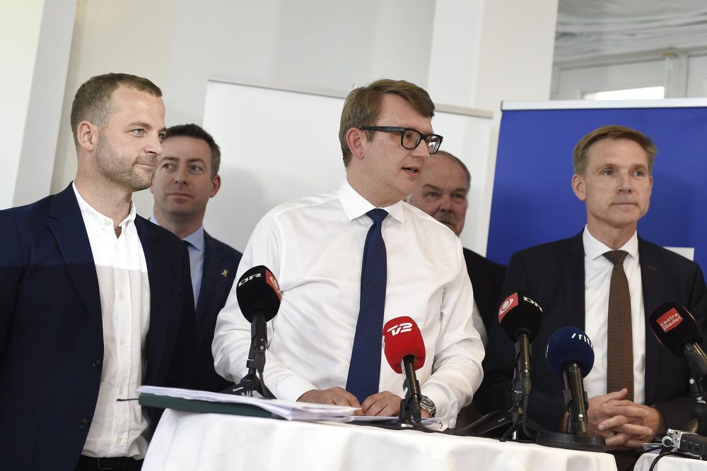 Beskæftigelsesminister Troels Lund Poulsen (V) kunne torsdag sammen med Dansk Folkeparti og De Radikale præsentere en aftale om seniorpension.