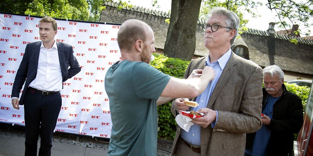 Karsten Hønge (SF) i mediestorm fortsætter valgkampen i debat med bla. Morten Messerschmidt (DF) på Brønshøj Torv. (