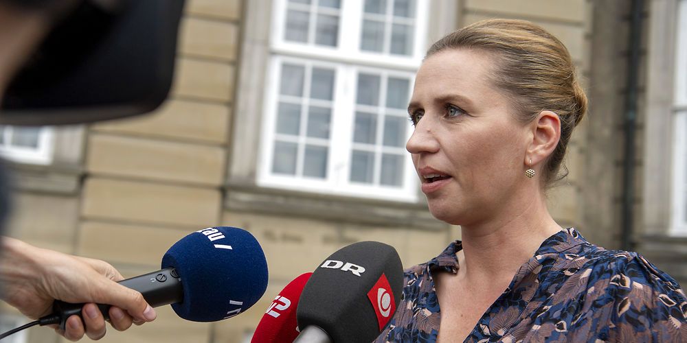 Mette Frederiksen (S) på Amalienborg, hvor hendes støttepartier anbefalede hende som forhandlingsleder, men med modsatrettede krav og ønsker. (