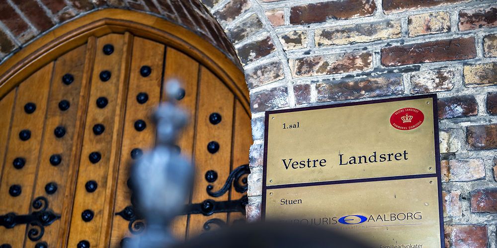 Vestre Landsret har dømt en vognmand til at betale løn og pension til en chauffør, der havde ventetimer i hjemmet. (