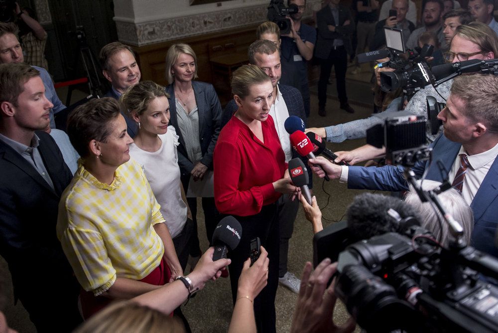 En ny ordning, som skal give flygtninge lov til at blive, hvis de har været i beskræftigelse i to år i samme branche, blev aftalt som noget af de sidste i de langstrakte forhandlinger mellem S, R, SF og EL.