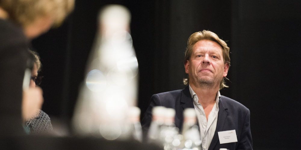 Radio24syv med Jørgen Ramskov i spidsen har klaget til EU over medieforligets krav om, at radiostationen fremover skal have alle sine administrative og mindst halvdelen af sine redaktionelle medarbejdere ansat vest for Storebælt. (Arkivfoto) -