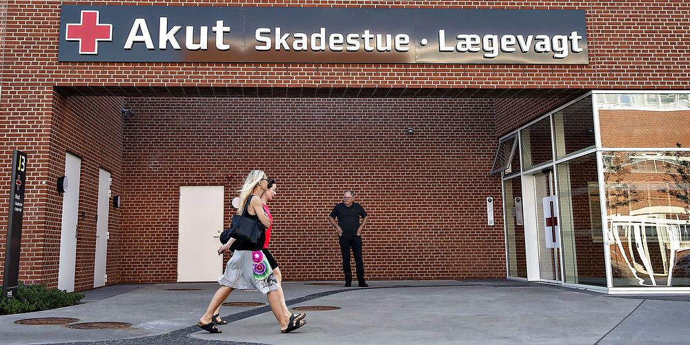 Et enkelt klik på akutmodtagelsen har afgjort, om en kunne skulle betale op til 15.000 kroner eller op til 1500 kronet for borgerens behandling. se her, hvordan dit lokale hospital har truffet den afgørelse.(