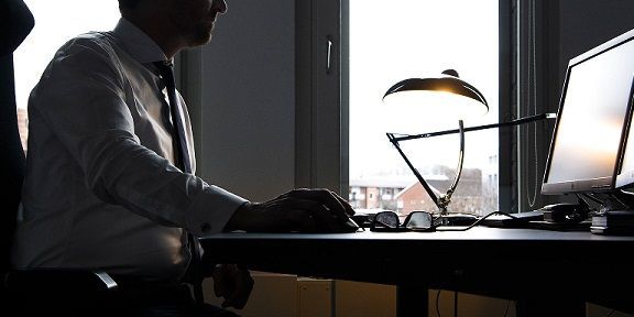 (Arkivfoto) Mange ældre offentligt ansatte vil gerne blive længere på arbejdsmarkedet. Men de vil have bedre arbejdsforhold, nedsat arbejdstid og helt eller delvist den samme løn og pension.
