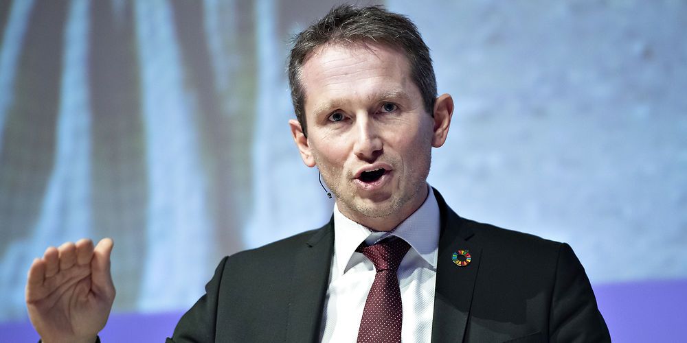 Finansminister Kristian Jensen (V) vil have et flertal i Folketinge til at gennemføre et indgreb mod kommunerne, hvis de endelige regnskabstal bekræfter det overforbrug, som fremgår af de foreløbige regnskabstal. (