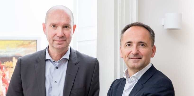 Mikael Trolle (tv) er tidligere direktør i Volleyball Danmark og har sammen med Jim Hagemann Snabe (th), som er bestyrelsesformand i Mærsk, skrevet bogen Dreams & Details