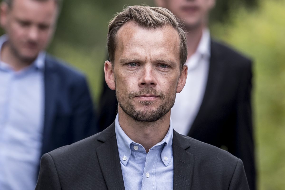 Beskæftigelsesminister Peter Hummelgaard vil på 3F-kongres tage en snak med 3F om at man ikke må bryde reglerne. 