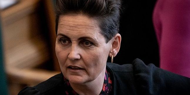 SF's formand, Pia Olsen Dyhr kræver minimumsnormeringer i daginstitutionerne.