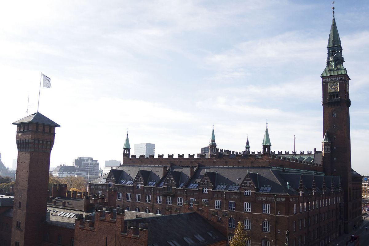 Københavns Kommune bruger ikke færre penge på handicappede som hævdet, men ligger derimod i top, hvis man ser på udgiften pr. ydelse.