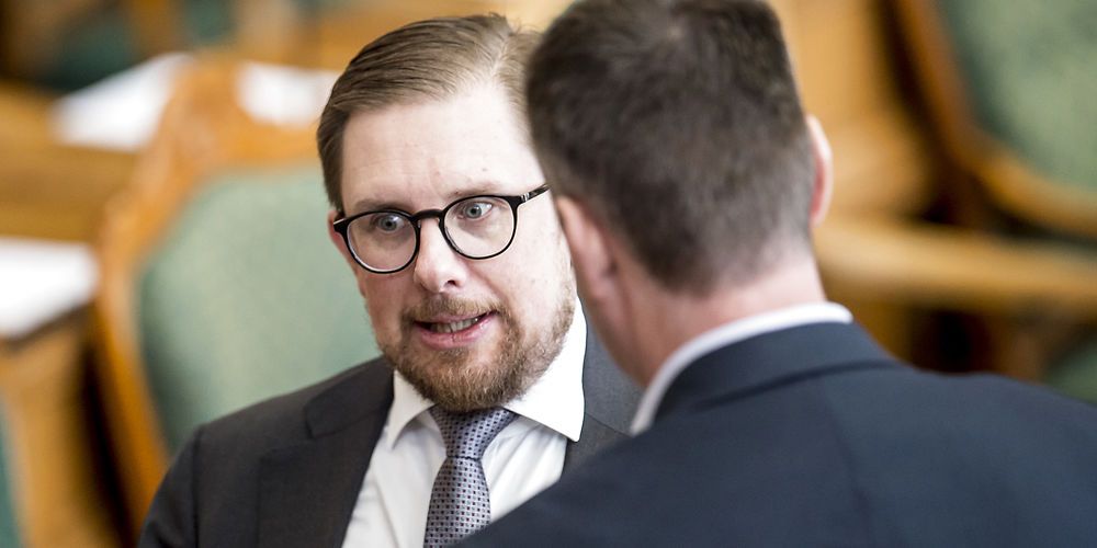 Simon Emil Ammitzbøll-Bille (LA) skærper i et svar til Folketinget tonen overfor kommuner, som han mistænker har korrigeret deres CPR-registrer for at opnå mere i kommunal udligning. (