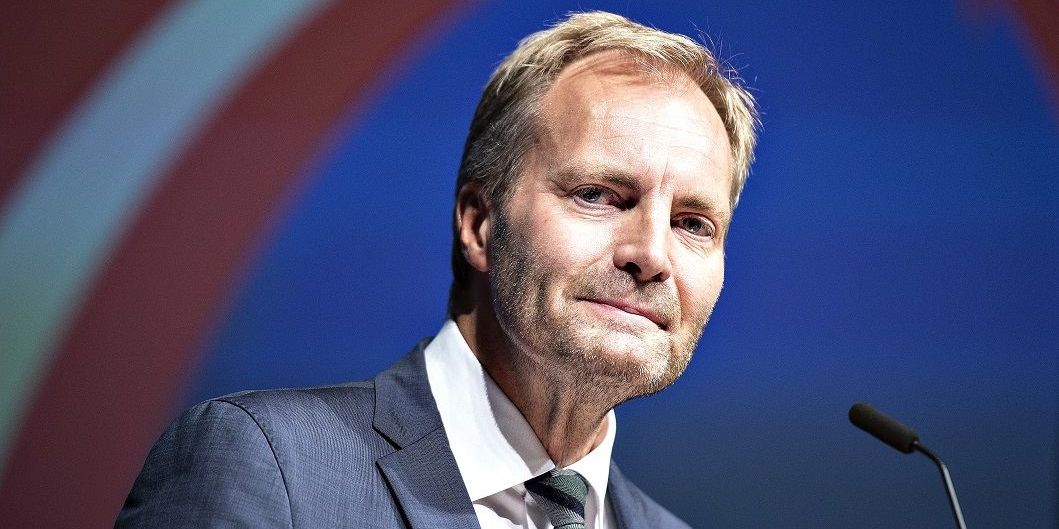 Der skal ikke være særregler for politikere, mener Peter Skaarup fra Dansk Folkeparti, der vil have ændret reglerne for orlov til politikere i byråd og regionsråd.