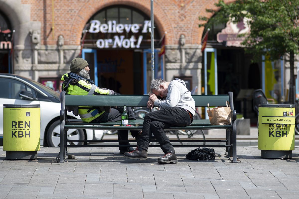 Det kan være svært for hjemløse at dokumentere at de har boet i Danmark i ni ud af ti år, fortæller Nikolaj Nielsen, formand for organisationen Settlementets.