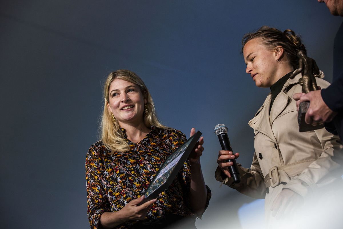 Holbæks borgmester Christina K. Hansen modtager Folkemødets Dialogpris 2019 på Folkemødet på Bornholm søndag den 16. juni 2019. (