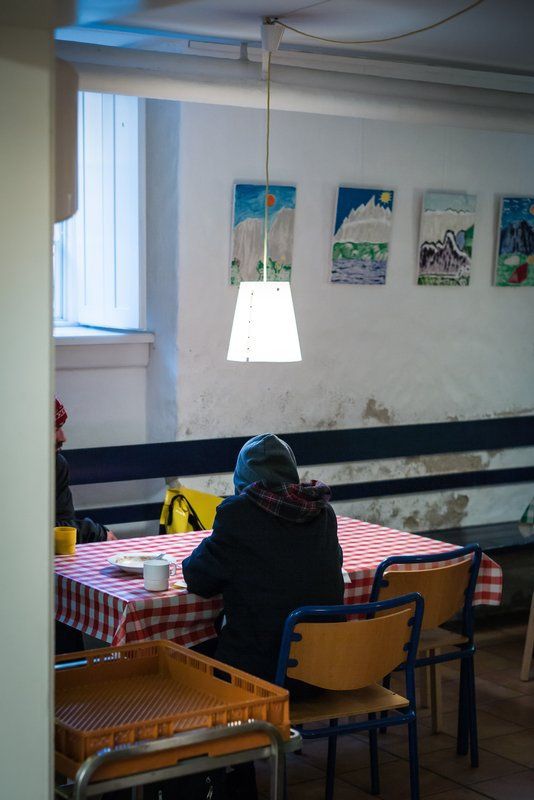 Psykisk syge hjemløse har ingen steder at få hjælp, derfor kommer de på Kirkens Korshærs varmestuer - 
