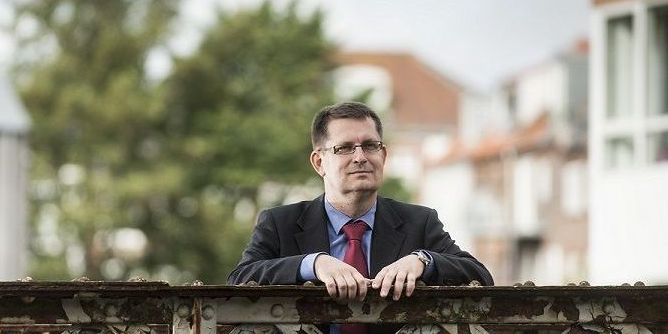 Thomas Boe, kommunaldirektør i Kolding Kommune, vil nu lade alle kommunens ansatte få vaccine mod influenza, så den ikke forveksles med coronasymptomer. (Arkiv)