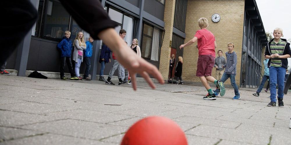 Der venter en stor millionregning for det offentlige til sagsbehandling, efter at der er blevet indført regler om, at forældre kan blive frataget børnechecken, hvis deres børn har mere end 15 procents fravær i folkeskolen. (Arkivfoto)