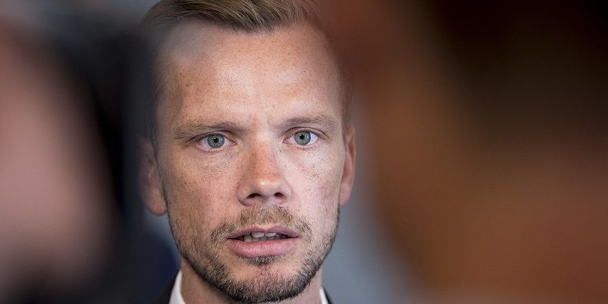 Beskæftigelsesminister Peter Hummelgaard (S) afviser, at børnetilskud bliver tildelt vilkårligt, og at ordningen negligerer særligt udsat gruppe. (Arkivfoto)