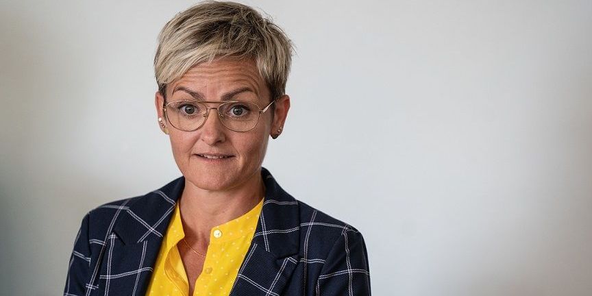 Børne- og undervisningsminister Pernille Rosenkrantz-Theil (S) er bekymret over, at nye testresulater i folkeskolen går den forkerte vej. Både skoleledere og lærerforeningen advarer dog mod forhastede konklusioner. (Arkivfoto)