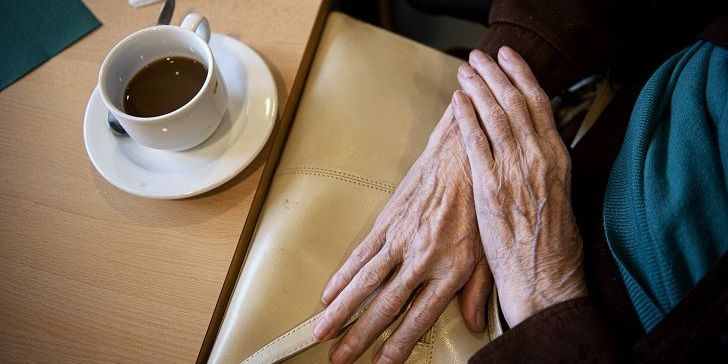 Fra det nye år bliver det muligt for borgere at ansøge om seniorpension. I den første tid er det op til hver enkelt kommune at afgøre, hvem der er berettiget til at få den. (Arkivfoto)