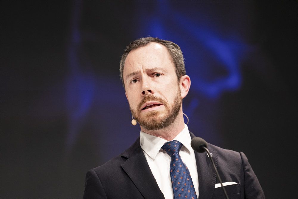 Venstre-formand Jakob Ellemann-Jensen mener, at regeringen går en forkert vej i sin tilgang til det europæiske samarbejde.