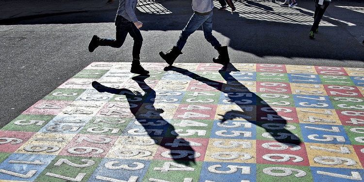 Børn, der bliver anbragt, skal høres i deres egen sag. Men det sker langtfra altid, viser en undersøgelse, som Socialrådgiverne har lavet. Og det er et problem, mener både Socialrådgivernes formand samt en juraprofessor. (Arkivfoto)