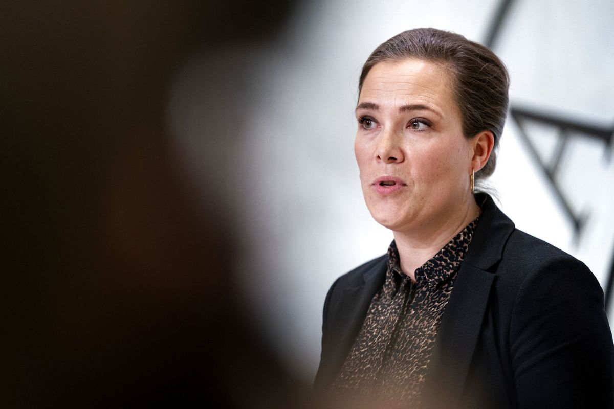 Det viser sig at Ankestyrelsens igangværende undersøgelse af kommunernes brug af konsulenter på handicapområdet bygger på et ufuldstændigt grundlag og det kan give et uklart billede. Ankestyrelsen vil ikke lave om i undersøgelsen pga oplysninger fra pressen, men Social- og Indenrigsminister Astrid Krag har en anden mening.