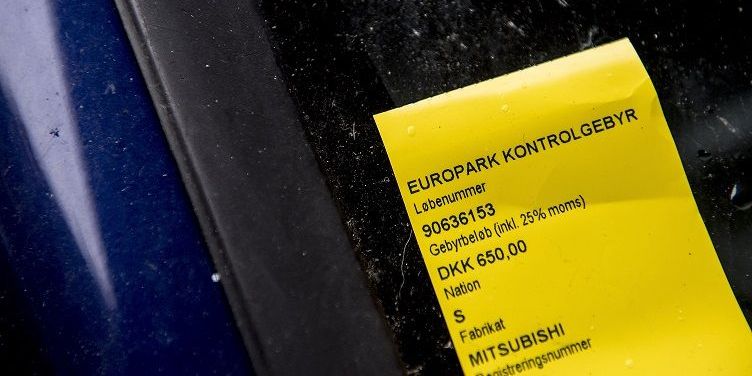 Med et nyt forslag vil KL have indtægt fra p-afgifter tilbage fra staten mod at love, at pengene bliver brugt på at reducere kommunernes CO2-aftryk. (Arkivfoto)
