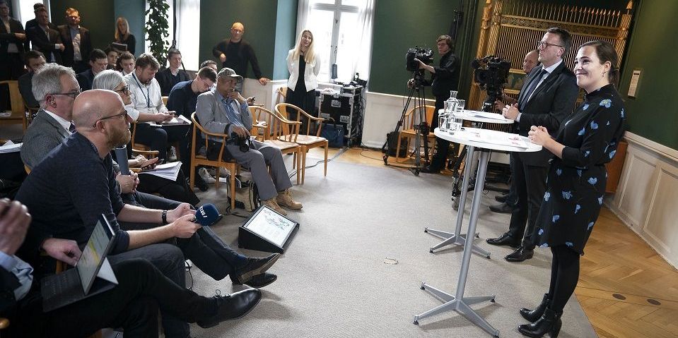 Fungerende finansminister Morten Bødskov og social- og indenrigsminister Astrid Krag ved dagens præsentation af regeringens forslag til udligningsreform.