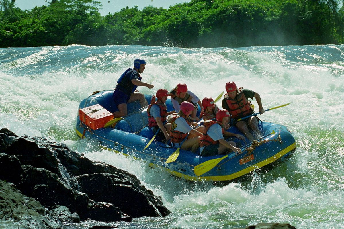 White water rafting indgik som element i et af de fem karakteropbyggende outdoor-moduler mhp generering af overskudsmentalitet og lederberedskab hos unge.