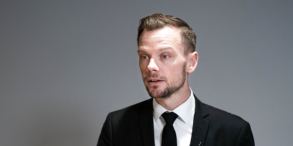 (Arkiv) Beskæftigelsesminister Peter Hummelgaard (S) fastholder kriterierne for at kommunerne kan komme under skærpet tilsyn på beskæftigelsesområdet.
