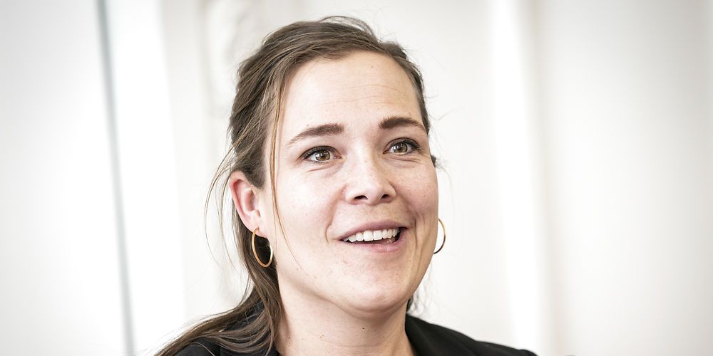 Social- og indenrigsminister Astrid Krag har fastsat ikke bare en men tre afgørende beløbsgrænser, så den største kommune i ministerens valgkreds får 71,8 millioner kroner i støtte. Ministeren afviser, at der er nogen sammenhæng.