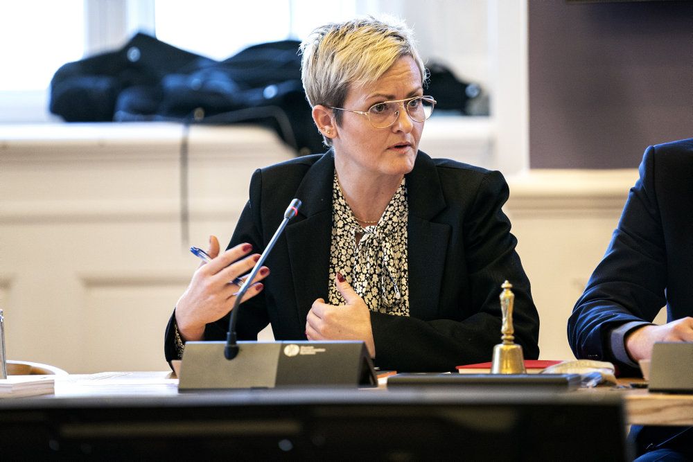 Børne- og undervisningsminister Pernille Rosenkrantz-Theil (S) skal sørge for, at der kan indføres minimumsnormeringer i dagsinstitutionerne i 2025. (Arkivfoto)